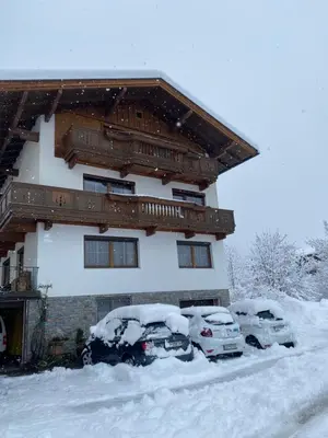 Haus Holaus Helga im Winter