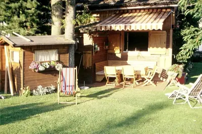 Ein Garten an der Unterkunft Ferienhaus Zirmheim