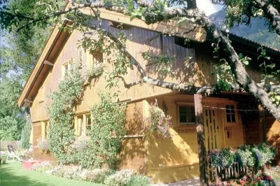 Ein Garten an der Unterkunft Ferienhaus Zirmheim