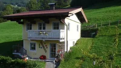 Ein Garten an der Unterkunft Ferienhaus Niedernsill