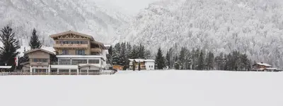 Hotel Landhaus Tirolerherz im Winter