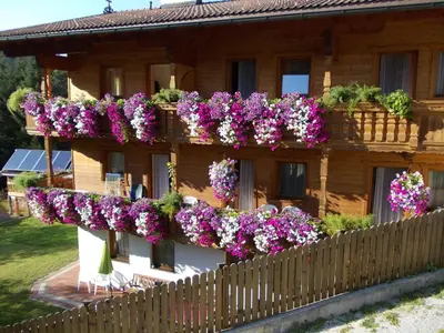Ein Garten an der Unterkunft Haus Luxer
