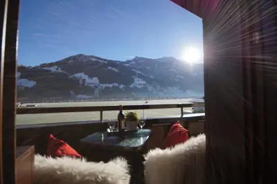 Ein allgemeiner Bergblick oder ein Berglick von der Ferienwohnung aus