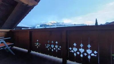 Ein allgemeiner Bergblick oder ein Berglick von der Ferienwohnung aus