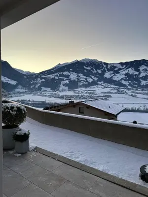 Ein allgemeiner Bergblick oder ein Berglick von der Ferienwohnung aus