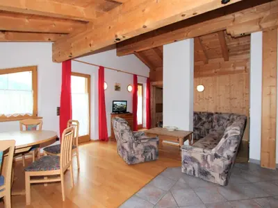 Ein Sitzbereich in der Unterkunft Apartment Hansjörg-4 by Interhome
