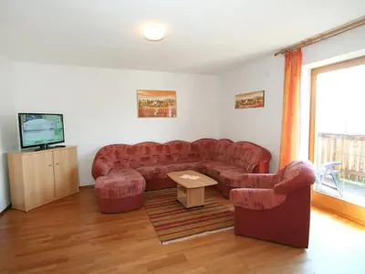 Ein Sitzbereich in der Unterkunft Apartment Hansjörg-5 by Interhome