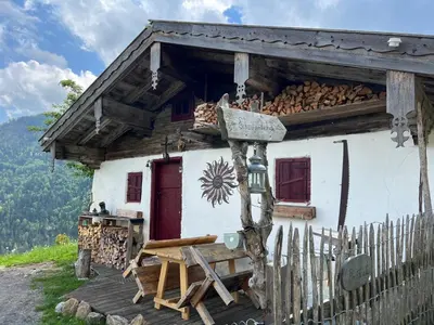 Ein allgemeiner Bergblick oder ein Berglick von der Ferienwohnung aus