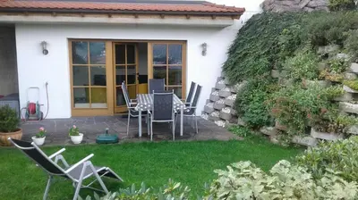 Ein Garten an der Unterkunft Landhaus Müller