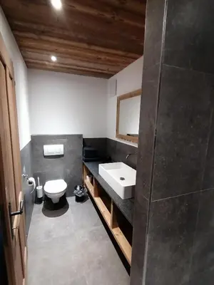 Ein Badezimmer in der Unterkunft Frankenhof