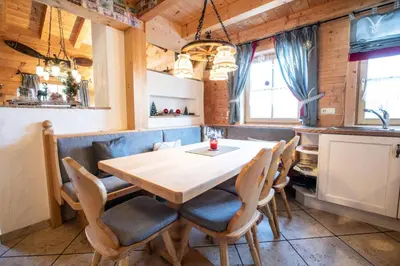 Ein Sitzbereich in der Unterkunft Ferienhaus Königsleiten 175