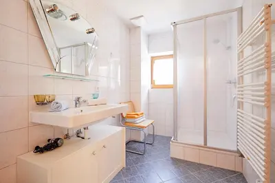 Ein Badezimmer in der Unterkunft Haus Heachmoos