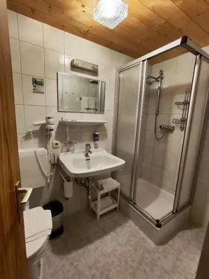 Ein Badezimmer in der Unterkunft Gasthaus Mitterjager