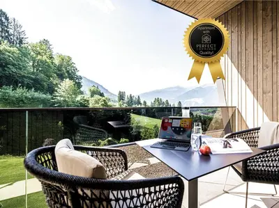 Ein allgemeiner Bergblick oder ein Berglick von der Ferienwohnung aus
