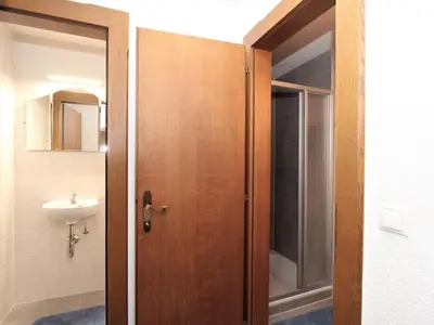 Ein Badezimmer in der Unterkunft Apartment Appartements Binderhof-2 by Interhome