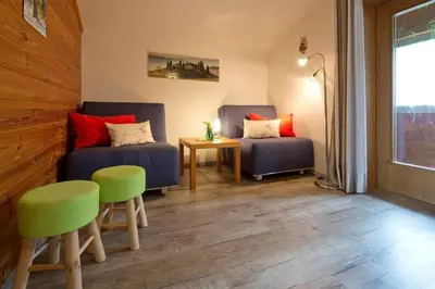 Ein Sitzbereich in der Unterkunft Ferienhaus Riedlsperger