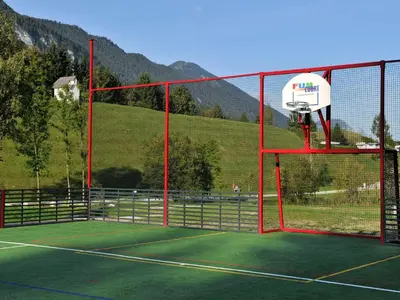 Tennis und/oder Squash in der Unterkunft Chalet in Tyrol near Ski Slopes oder in der Nähe