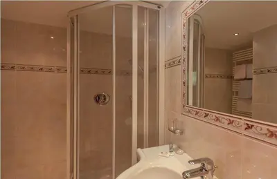 Ein Badezimmer in der Unterkunft Pension Edelweiss