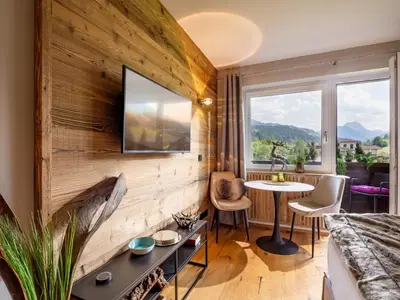Ein allgemeiner Bergblick oder ein Berglick von der Ferienwohnung aus