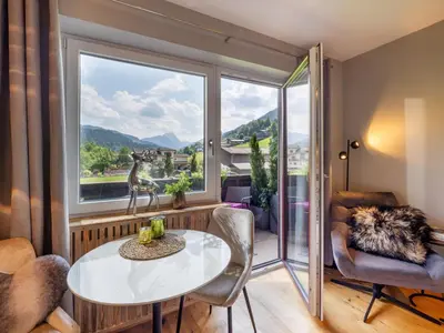 Ein allgemeiner Bergblick oder ein Berglick von der Ferienwohnung aus