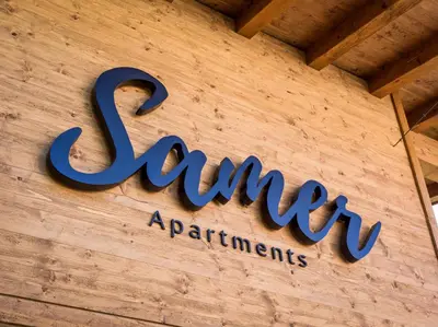 Ein Zertifikat, Auszeichnung, Logo oder anderes Dokument, das in der Unterkunft Samer Apartments ausgestellt ist