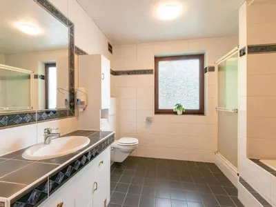 Ein Badezimmer in der Unterkunft Attractive apartment with terrace