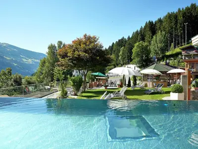Der Swimmingpool an oder in der Nähe von Apartment in Kaltenbach near Ski Lift