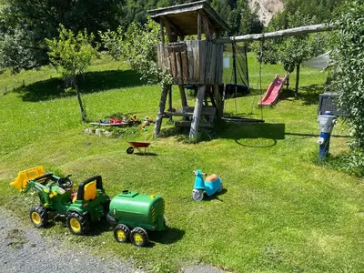 Ein Kinderspielbereich in der Unterkunft Bioberghof Rohr