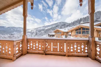 Ein allgemeiner Bergblick oder ein Berglick von der Ferienwohnung aus