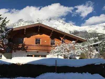 Ein allgemeiner Bergblick oder ein Berglick von der Ferienwohnung aus