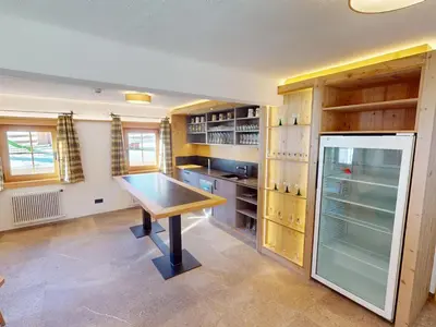 Küche/Küchenzeile in der Unterkunft SÖLLHOF Ferienhaus mit 11 Schlafzimmern I großer Gemeinschaftsraum I Skibushaltestelle I 10 Min zum Skigebiet
