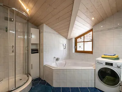 Ein Badezimmer in der Unterkunft Haus Feiersinger