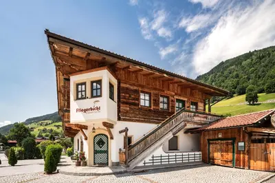 Ein allgemeiner Bergblick oder ein Berglick von der Ferienwohnung aus