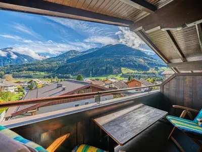 Ein allgemeiner Bergblick oder ein Berglick von der Ferienwohnung aus