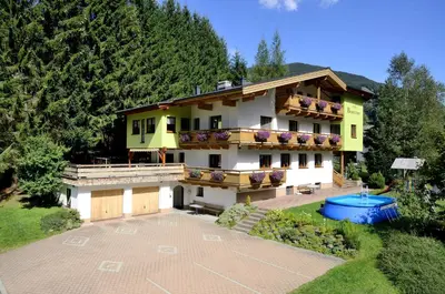 Das Gebäude in dem sich das Bed & Breakfast befindet