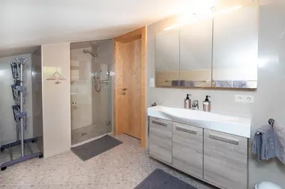 Ein Badezimmer in der Unterkunft Chalet Innertal