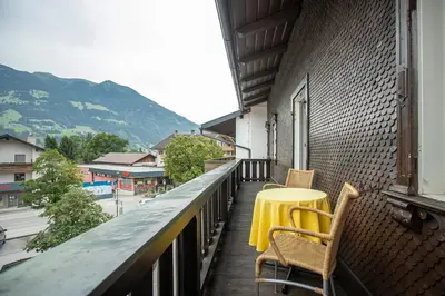 Ein allgemeiner Bergblick oder ein Berglick von der Ferienwohnung aus