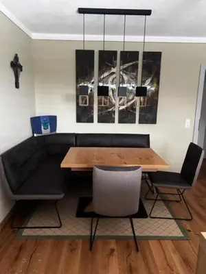 Ein Sitzbereich in der Unterkunft Heidis Ferienwohnung
