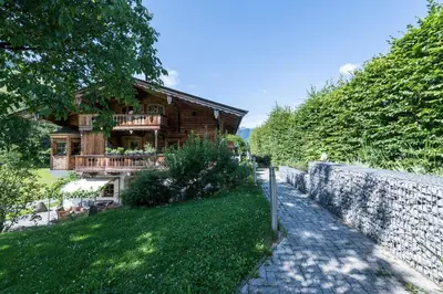 Ein Garten an der Unterkunft Apartment Nussbaum