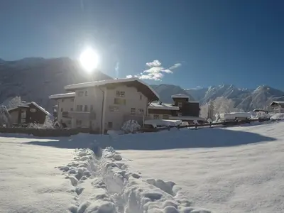Ferienhaus Bergauf with Hot Tub im Winter
