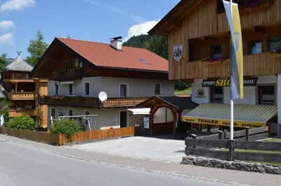Das Gebäude in dem sich die Ferienwohnung befindet