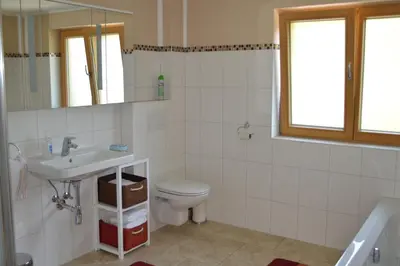 Ein Badezimmer in der Unterkunft Appartement Tiefenbrunn
