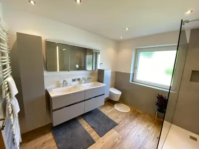 Ein Badezimmer in der Unterkunft Ferienwohnung Rofanblick