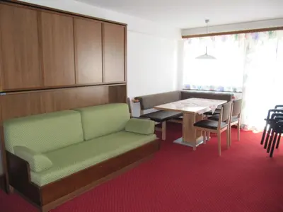 Ein Sitzbereich in der Unterkunft Appartements Robert - Hotel Bechlwirt