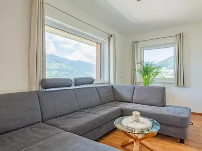 Ein Sitzbereich in der Unterkunft Blick ins Salzachtal