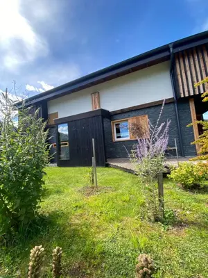 Ein Garten an der Unterkunft klein und fein wohnen UNT