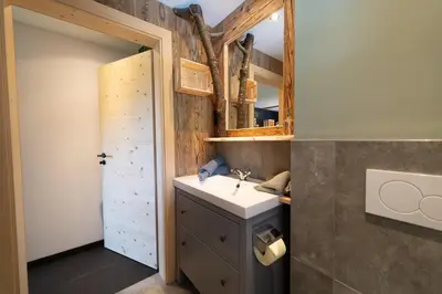 Ein Badezimmer in der Unterkunft klein und fein wohnen UNT