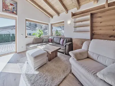 Ein Sitzbereich in der Unterkunft Ferienhaus 12 im Feriendorf Kirchdorf