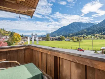 Ein allgemeiner Bergblick oder ein Berglick von der Ferienwohnung aus