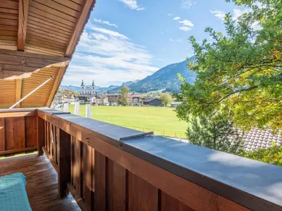 Ein allgemeiner Bergblick oder ein Berglick von der Ferienwohnung aus